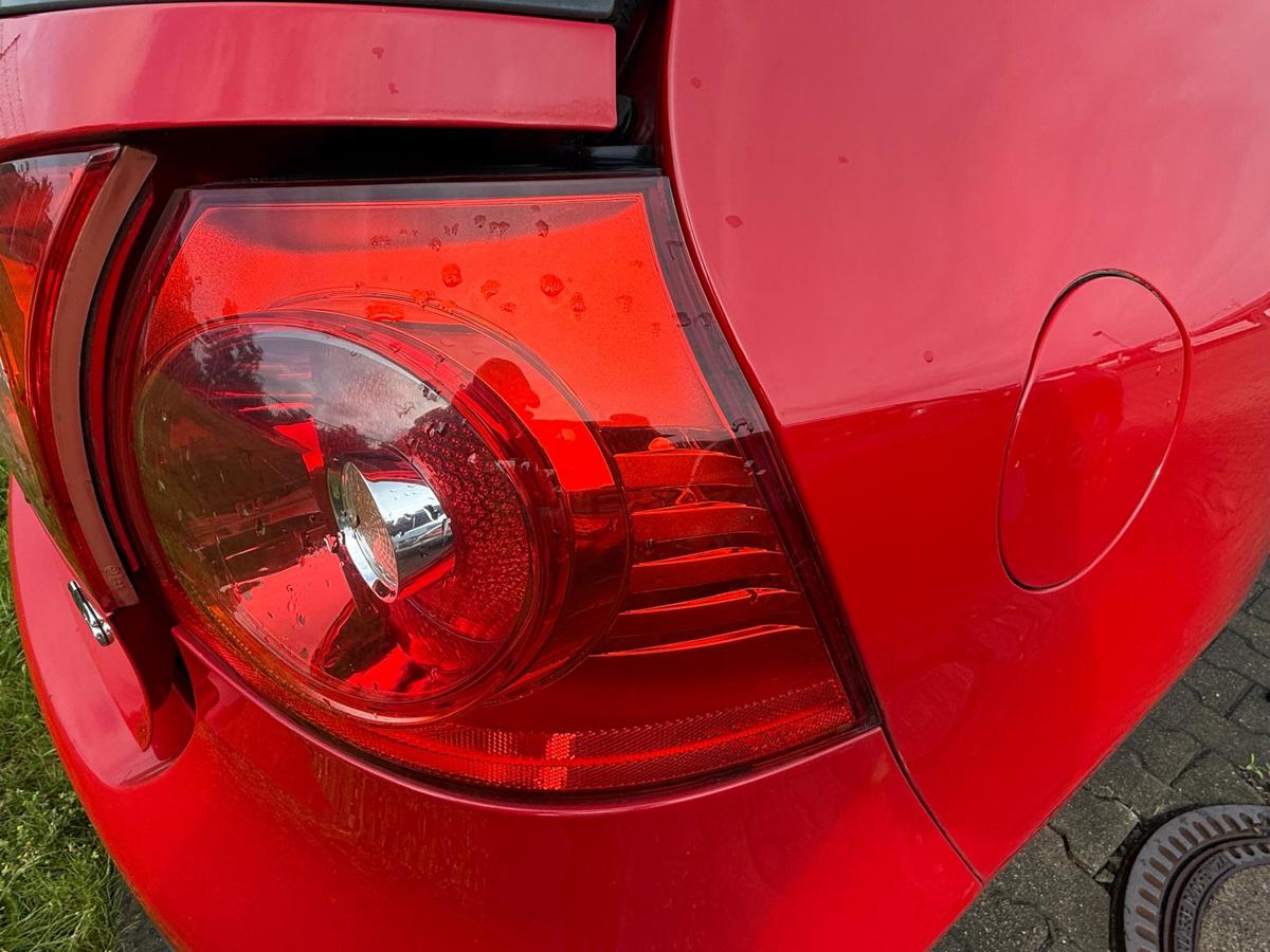 VW Golf V original Rücklicht Rückleuchte außen rechts Fließheck BJ04